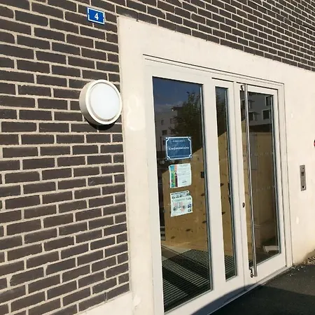 شقة F2 Cote Ugc Climatise Plein Centre Parking Gratuit *